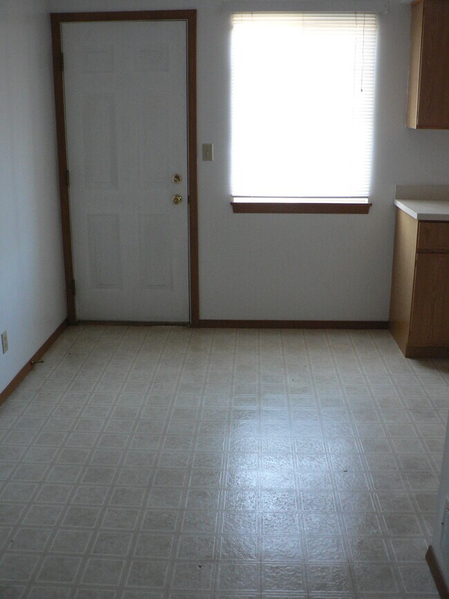 Building Photo - 105 Wood Ct