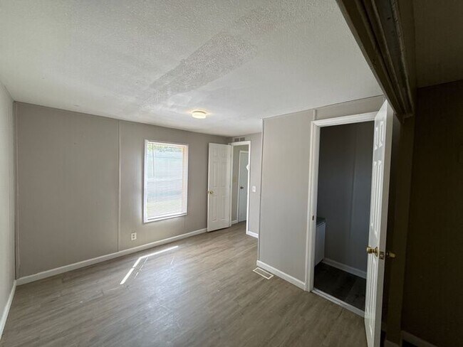 Building Photo - T.R. Lawing Realty Property