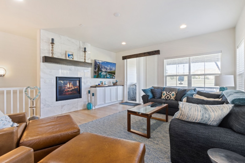 Building Photo - 1940 Shadow Lake Dr