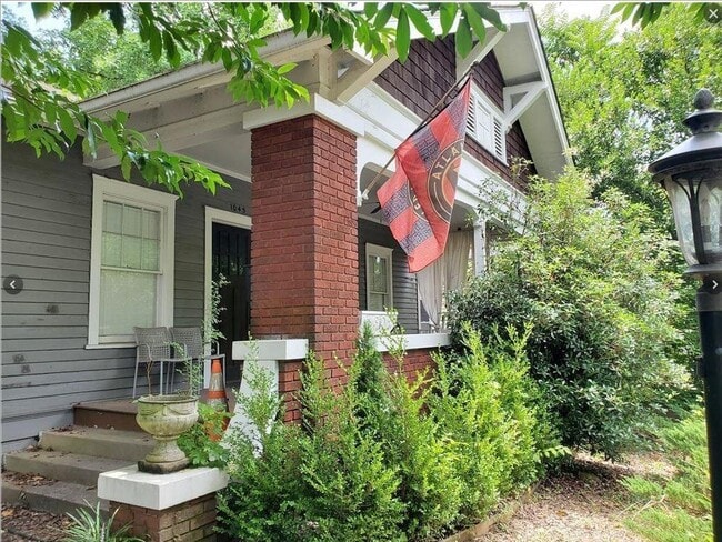 Primary Photo - 1045 Monroe Dr NE