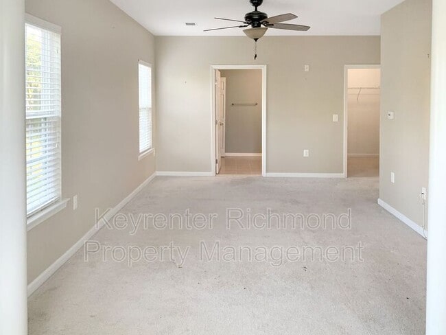 Building Photo - 910 Westwood Village Way