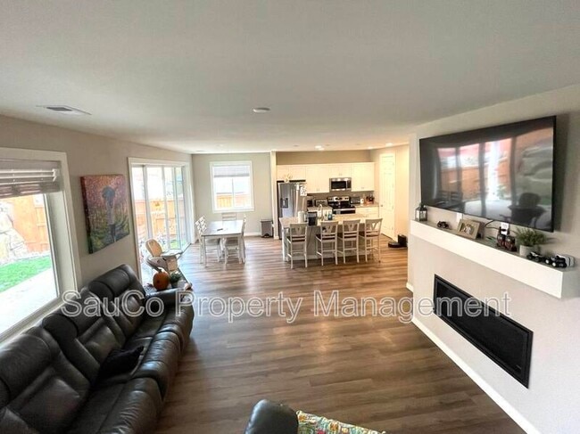 Building Photo - 35301 Fairfield Ct