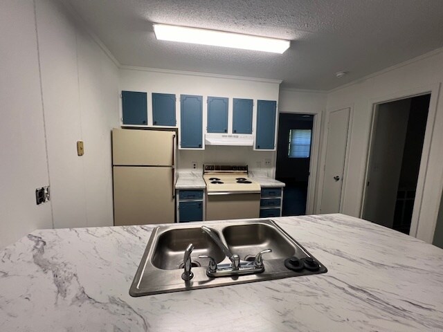 Building Photo - 235 Corona St