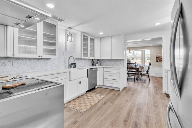 Building Photo - 11416 Pine Forest Dr