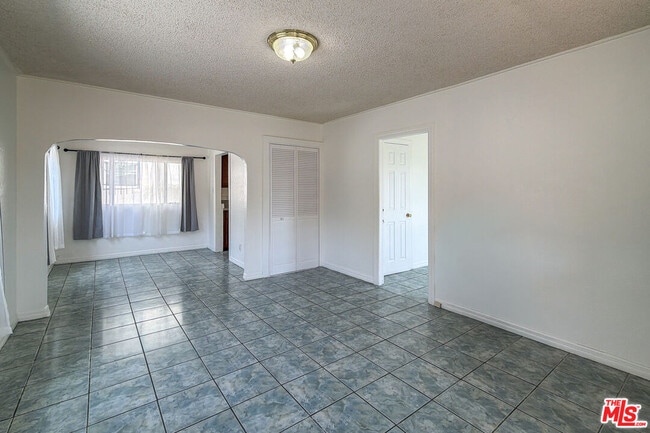 Building Photo - 3331 1/2 City Terrace Dr