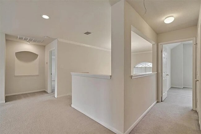 Building Photo - 511 Elm Ridge Dr