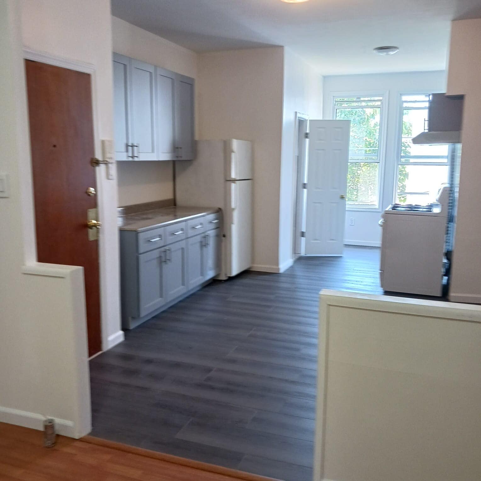 Building Photo - 456 Grandview Ave