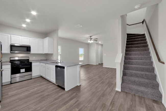 Building Photo - Newly Built 3BR/2.5BA Duplex in Hunter Ranch - Special Offer: $100 off first month