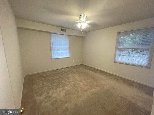 Building Photo - 5904 Bayshire Rd