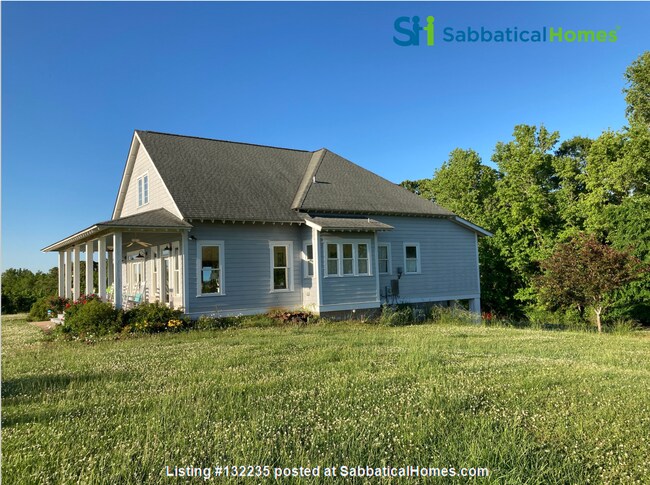 Building Photo - Turnkey Furnished Home on 5 Acres – Just B...