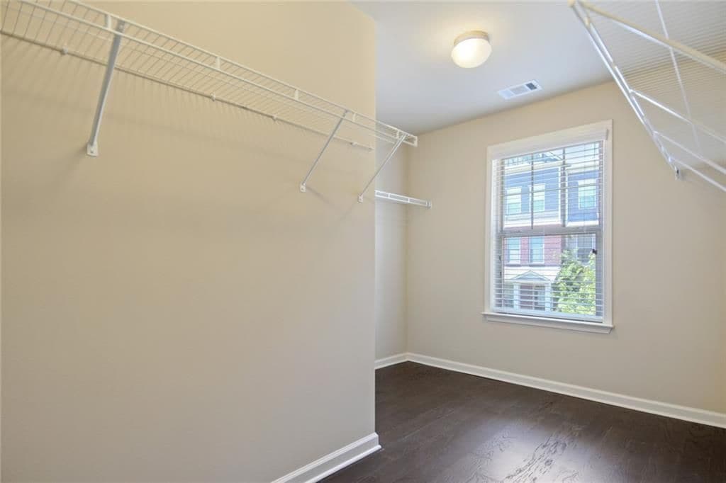 Building Photo - 740 Village Field Ct NW