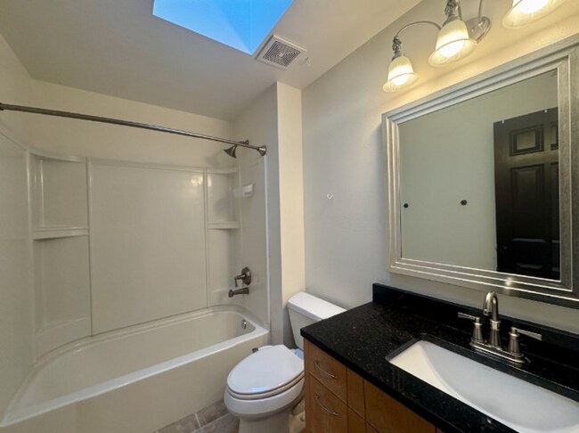 Building Photo - $500 Move In Discount! | 3 Bedroom 2 Bath ...