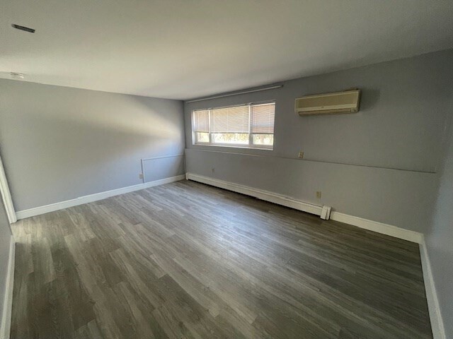 Building Photo - 80 Sea St