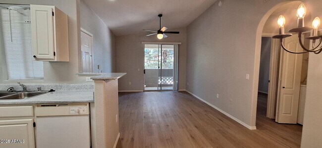 Building Photo - 2929 W Yorkshire Dr