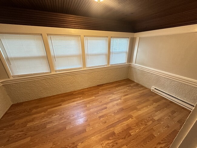 Building Photo - 2108 Oxford St