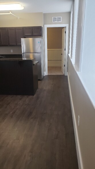 Building Photo - 2212 E 12th St