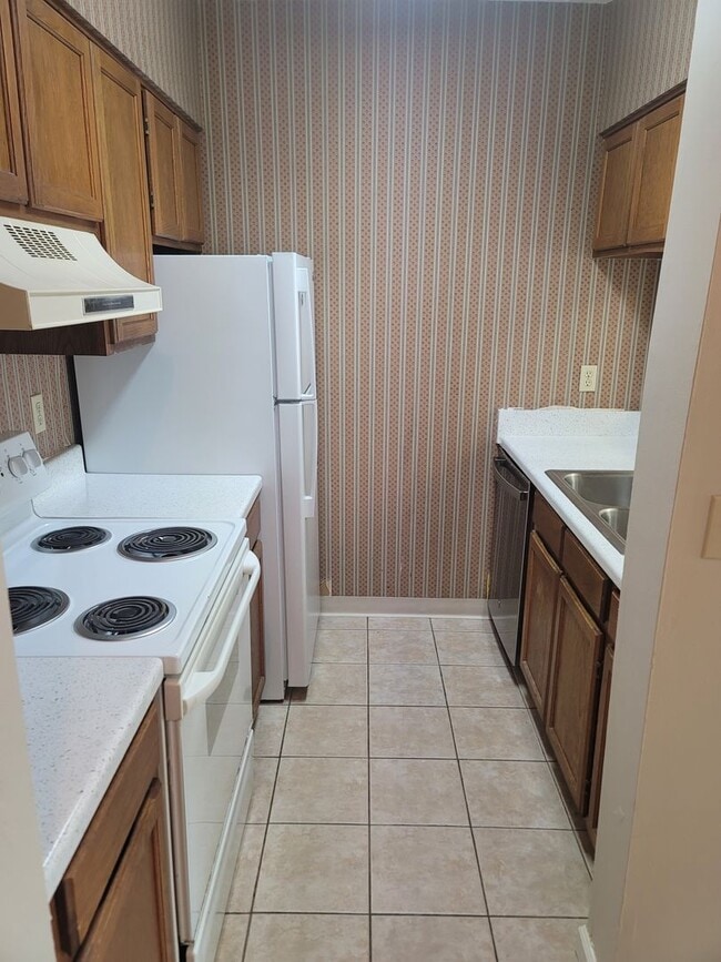 Building Photo - Five Points - Plaza Center