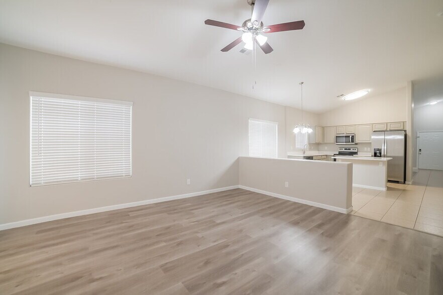 Building Photo - 6034 N 68th Dr