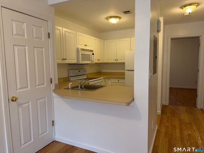 Building Photo - 57 Chapel St