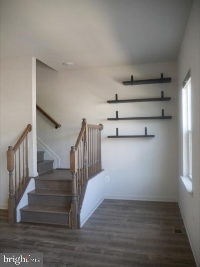 Building Photo - 2517 Drake Ln
