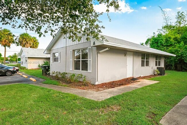 Building Photo - 1100 SW 4th Ave