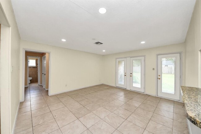 Building Photo - 3219 Gary Ln