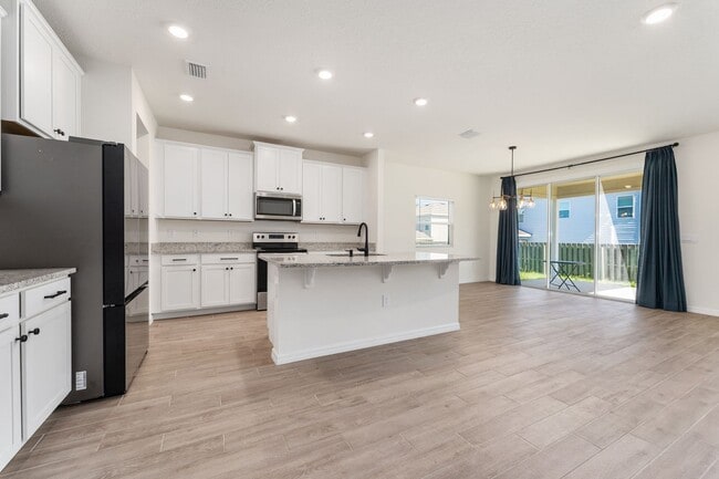 Building Photo - 1386 NW 132nd Cir