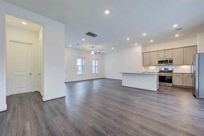 Building Photo - 1417 Adell Rose Ln