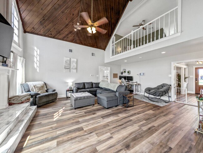 Building Photo - 3404 Lake Lynn Dr