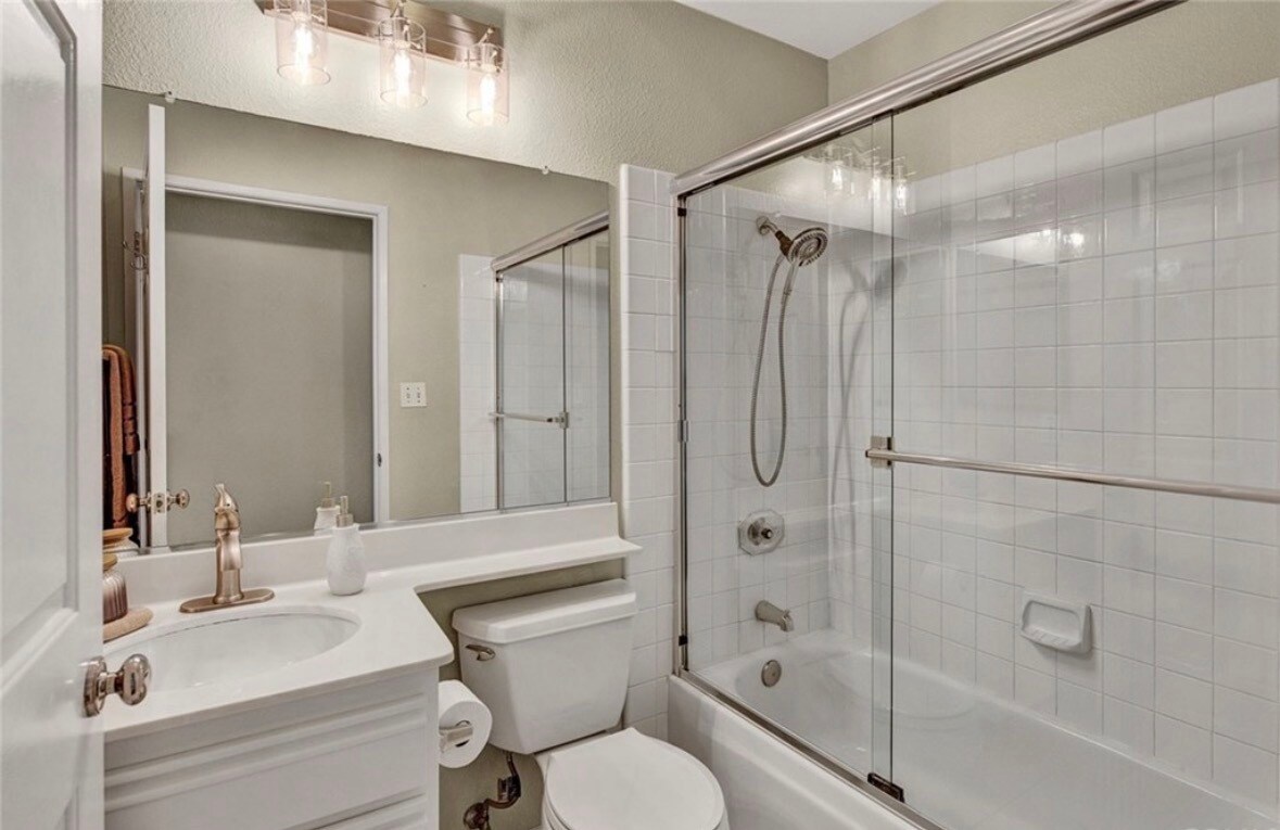 Building Photo - 8028 E Far Canyon Way