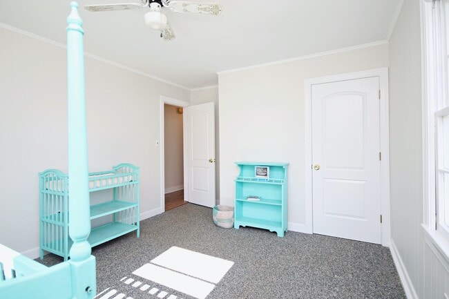 Building Photo - Updated Small Pet-Friendly Crozet Home