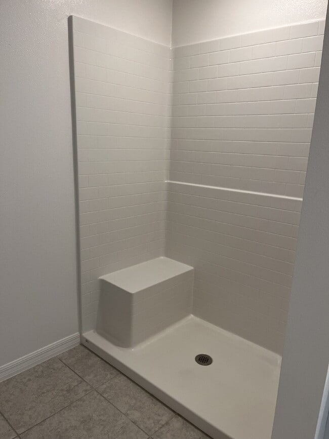 Building Photo - Brand New 4/2 Home!