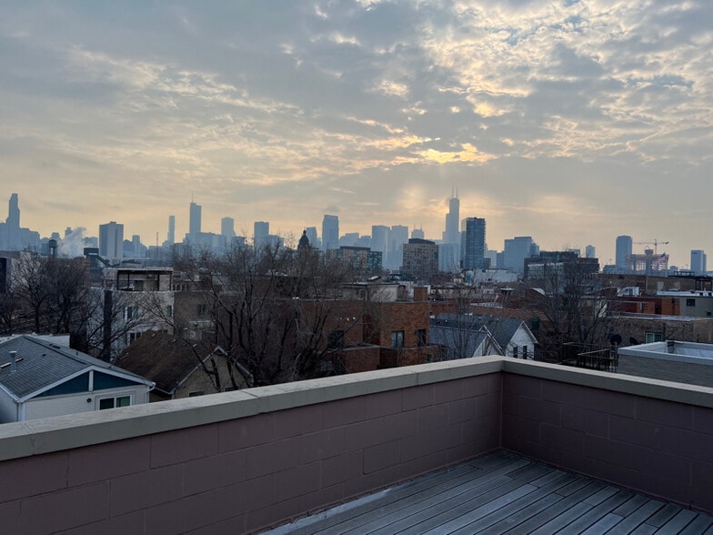 Building Photo - 937 N Willard Ct