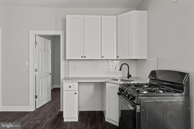 Building Photo - 5237 Chester Ave