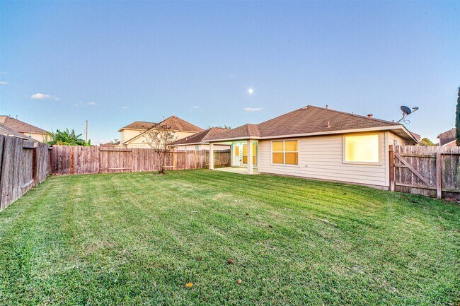 Building Photo - 3418 Lily Ranch Dr