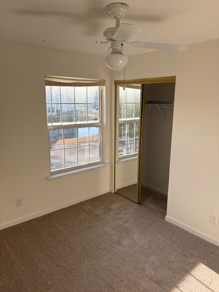 Building Photo - 2280 Andover Dr