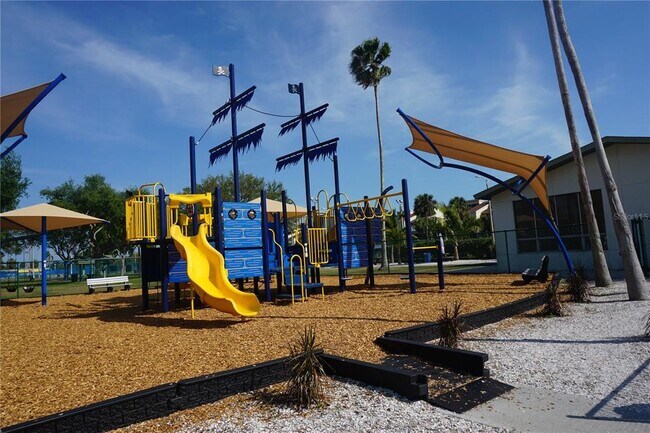 Building Photo - 10355 Paradise Blvd