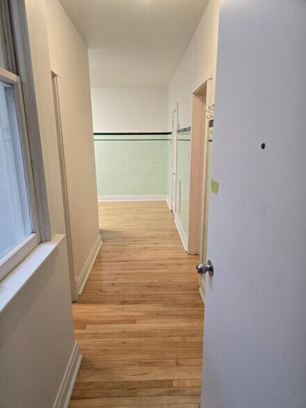 Building Photo - 2896 S Archer Ave