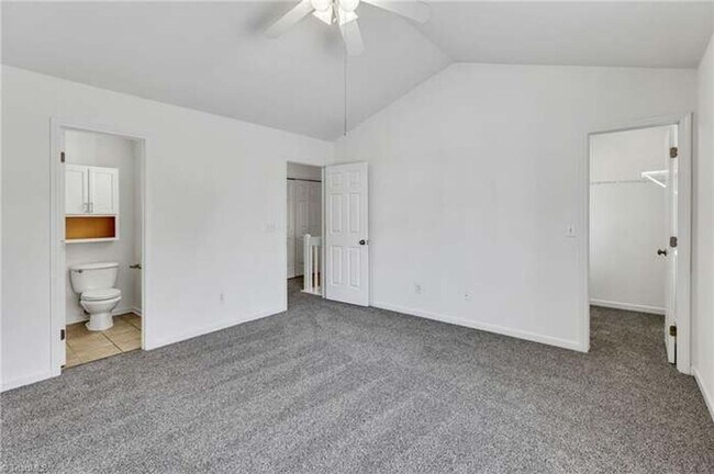 Building Photo - Townhouse / Stoney Creek
