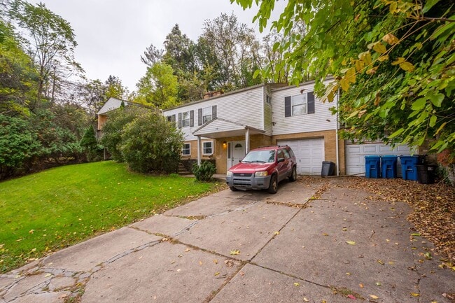 Building Photo - 230-228 Universal Rd