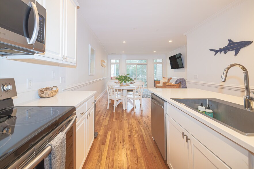 Building Photo - 81 Sandbar Ln