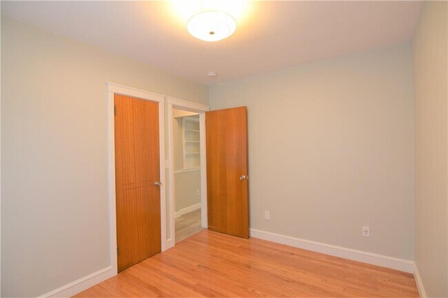 Building Photo - 5 Holten Ave