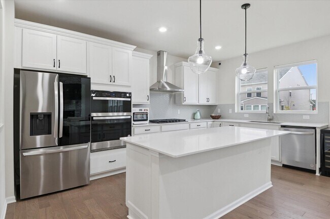 Building Photo - 737 Haywood Dr