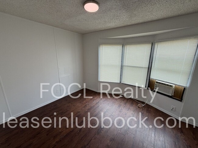 Building Photo - 122 N County Rd