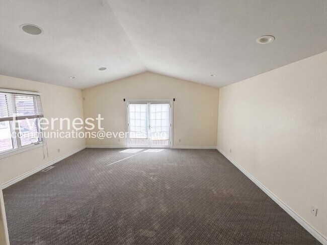 Building Photo - 268 S Garfield St