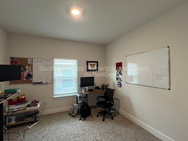 Building Photo - 5881 Cactus Dr