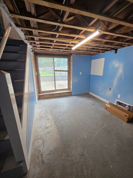 Building Photo - 399 Shawsheen Ave