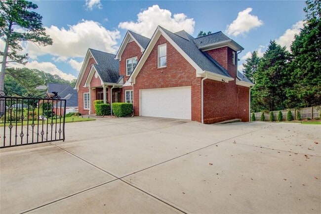 Building Photo - 3040 Stone Rd