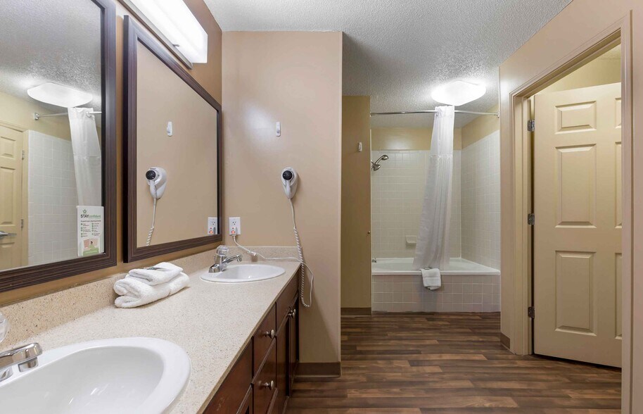Building Photo - Furnished Studio-Durham - RTP - Miami Blvd...