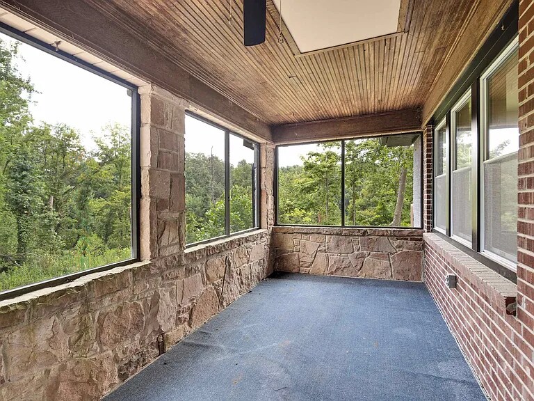 Building Photo - 7441 Walsh Rd